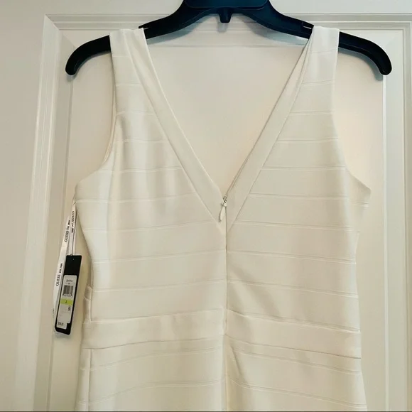 GUESS white v neck fitted dress - Picture 4 of 4
